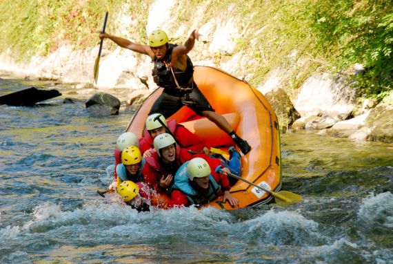 Rafting sports eaux vives loisirs aventures rafting à Saint Lary