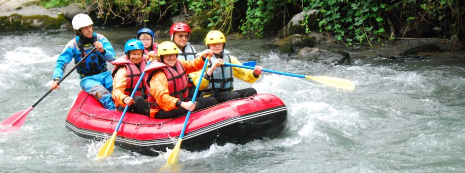 Rafting sur La Neste d'Aure sports eaux vives loisirs aventures rafting à Saint Lary