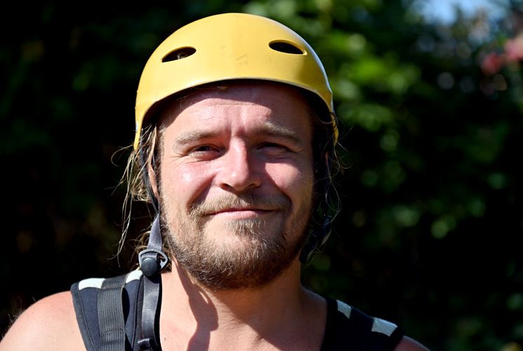 Alexis moniteur diplomé sports eaux vives loisirs aventures rafting à Saint Lary