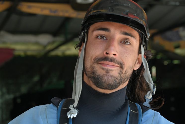 Clément moniteur diplomé sports eaux vives loisirs aventures rafting à Saint Lary