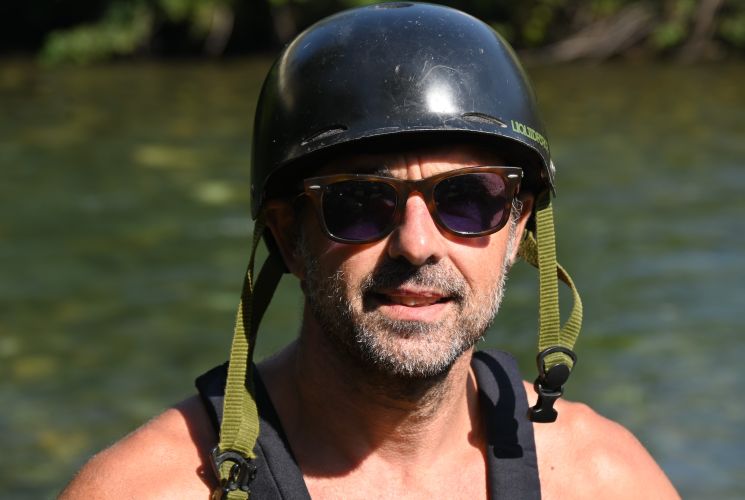 Christophe moniteur diplômé sports eaux vives loisirs aventures rafting à Saint Lary