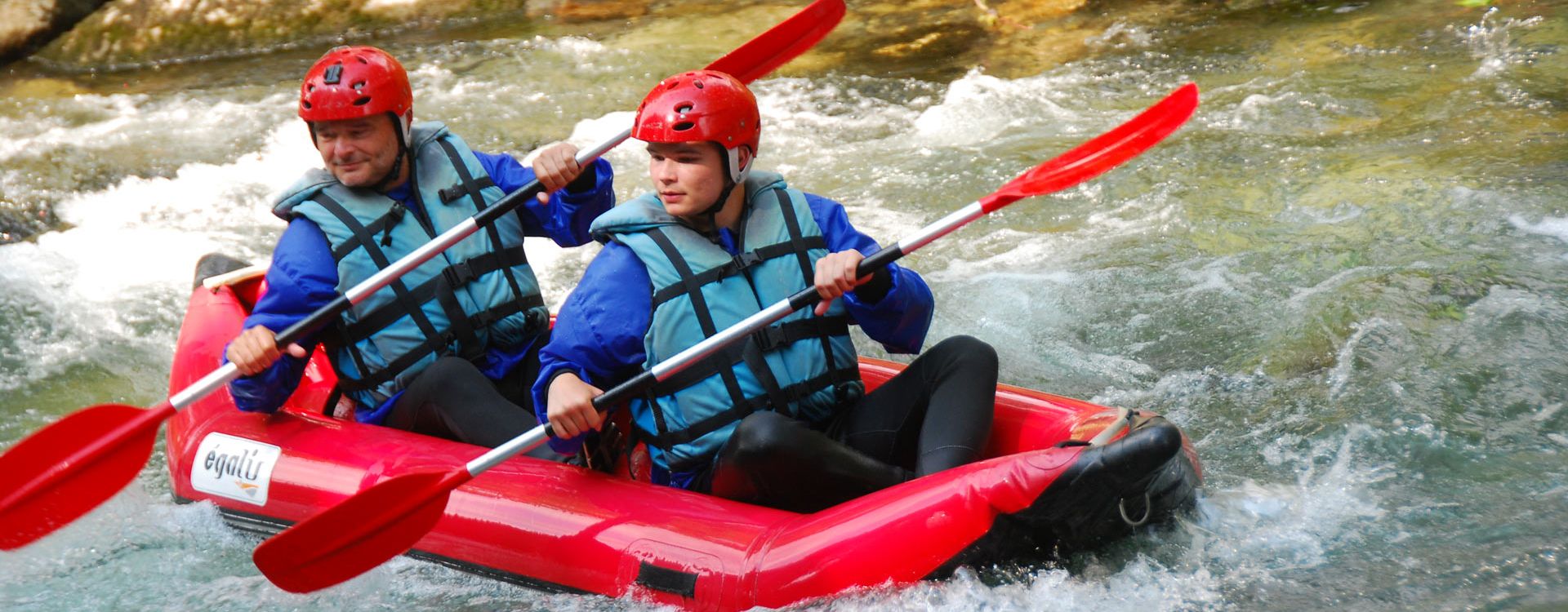 Canoë raft hautes Pyrénées sports eaux vives loisirs aventures rafting à Saint Lary