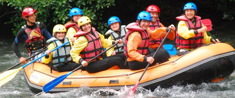 rafting sur la Neste d'Aure Hautes Pyrénées sports eaux vives loisirs aventures rafting à Saint Lary